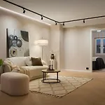 Apartmán Modern 3br I Free Parking I 10min To Downtown *
