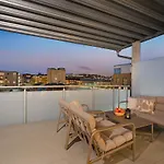 Apartmán Modern 3br I Free Parking I 10min To Downtown *