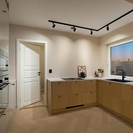 Modern 3br I Free Parking I 10min To Downtown